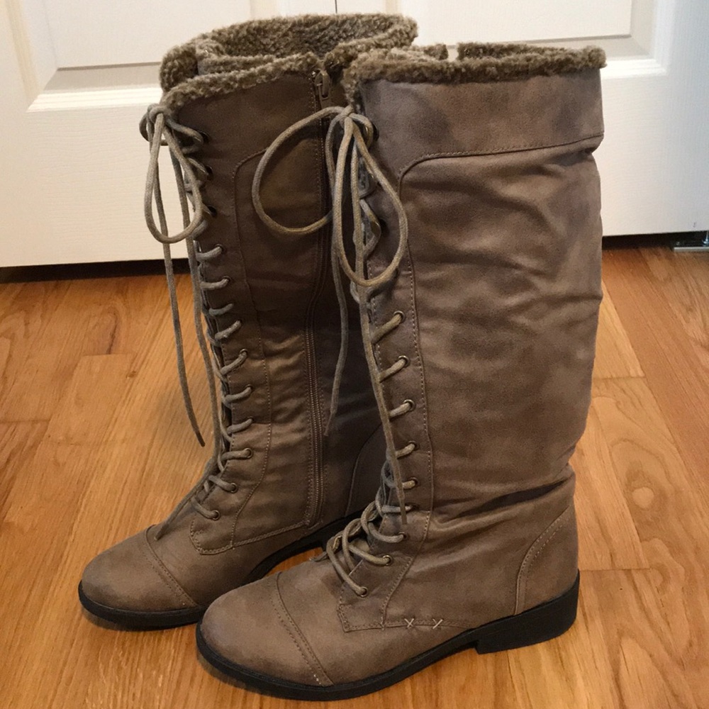 Combat boots